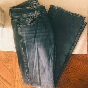 Size 8 American Eagle Kick Boot Jeans